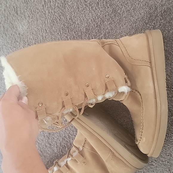 Knee high UGG boot - Picture 5 of 6